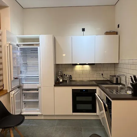 Apartment Yellow Luxus - Innenstadt - Parkplatz - 50kw Dc