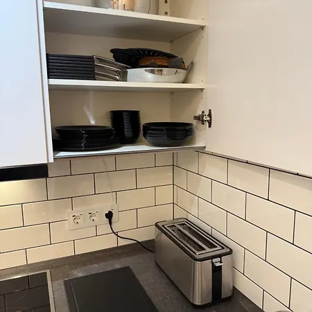 Apartment Yellow Luxus - Innenstadt - Parkplatz - 50kw Dc