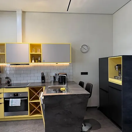 Apartment Yellow Luxus - Innenstadt - Parkplatz - 50kw Dc *